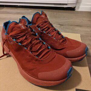 *SOLD* Arc'teryx Norvan SL Goretex Runners